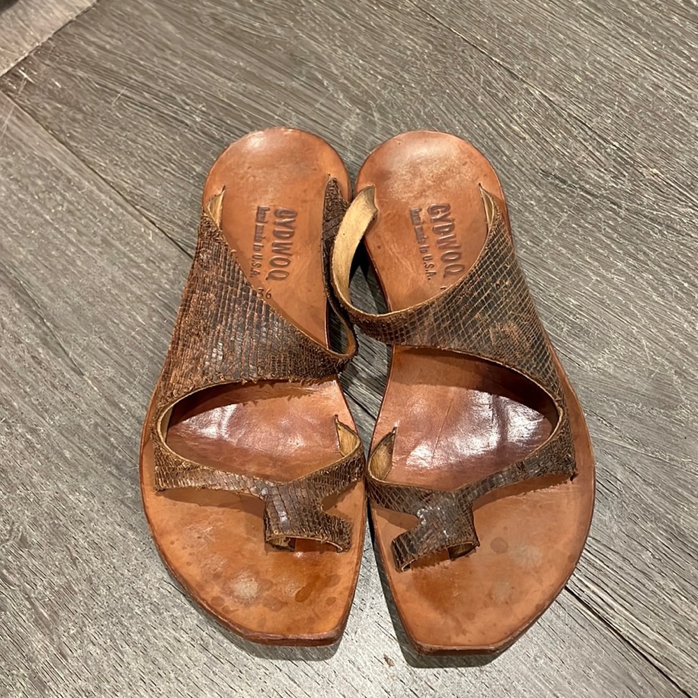 Cydwoq sandals, sz 36, leather sandal